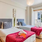 #032 Charming Old Town Prime Spot Apartment *