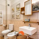 #032 Charming Old Town Prime Spot Apartment